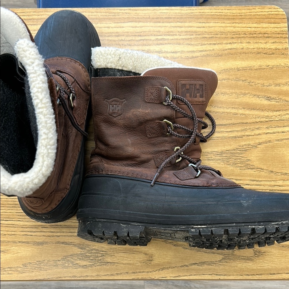 Helly Hansen Men's Brown and Black Winter Boots